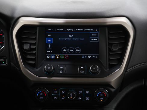 Used 2022 GMC Acadia Denali w/ Denali Ultimate Package image 17