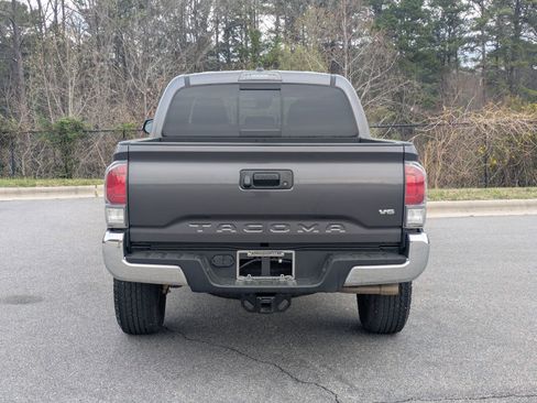 Used 2022 Toyota Tacoma TRD Off-Road image 6