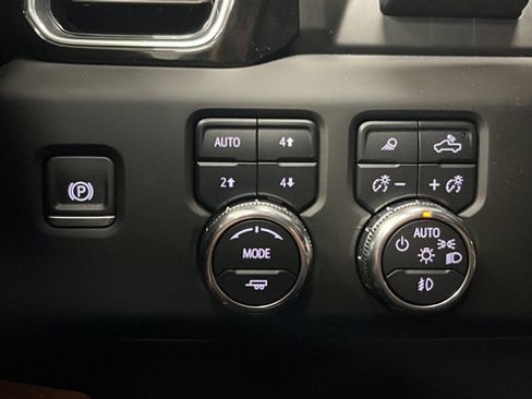 Used 2025 GMC Sierra 1500 Denali Ultimate AWD/4WD image 34