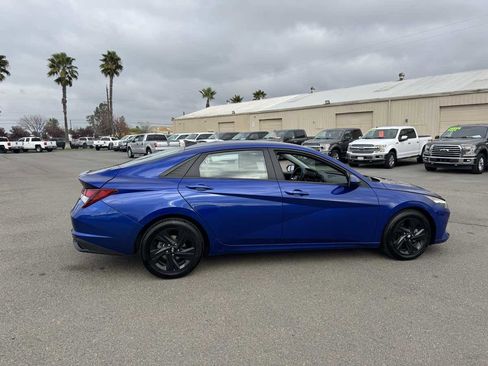 Used 2021 Hyundai Elantra SEL w/ Convenience Package image 10