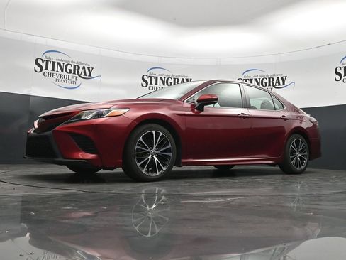 Used 2018 Toyota Camry SE w/ Moonroof Package FWD image 37
