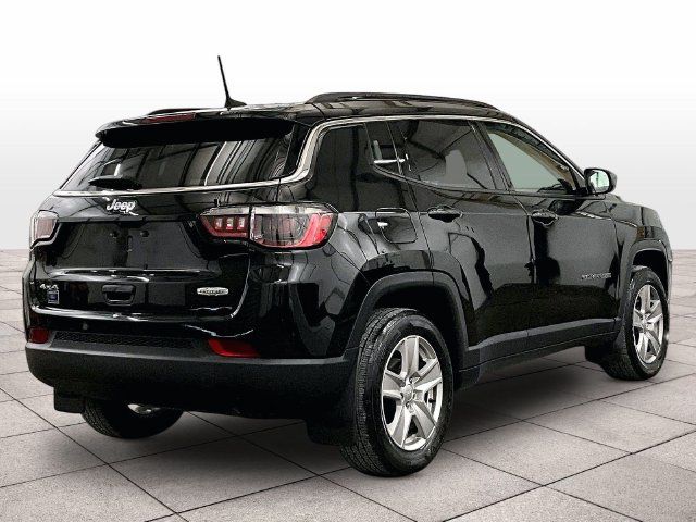 Used 2022 Jeep Compass Latitude w/ Convenience Group AWD/4WD image 11