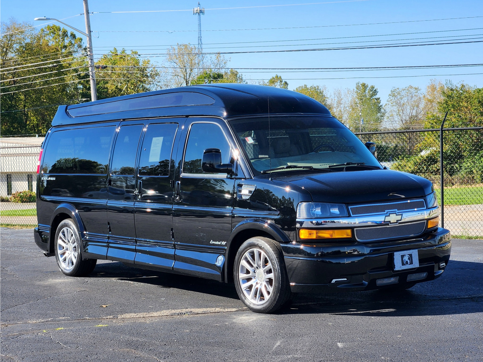 Used 2020 Chevrolet Express 2500 Extended w/ Enhanced Convenience Package RWD image 14