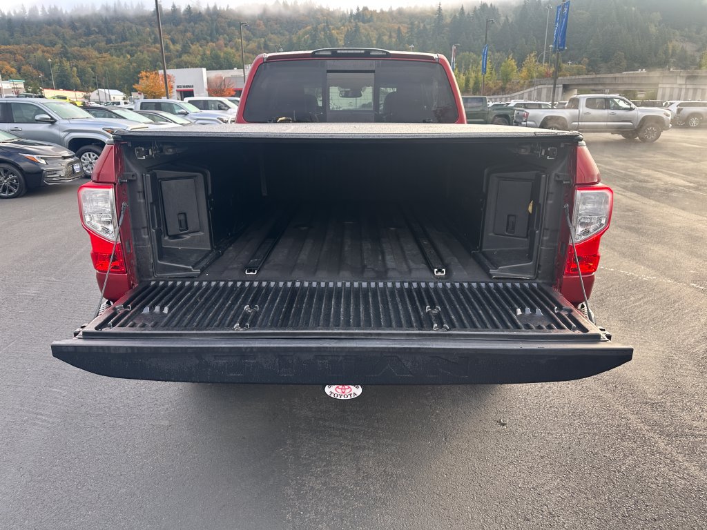 Used 2016 Nissan Titan Platinum Reserve AWD/4WD image 11