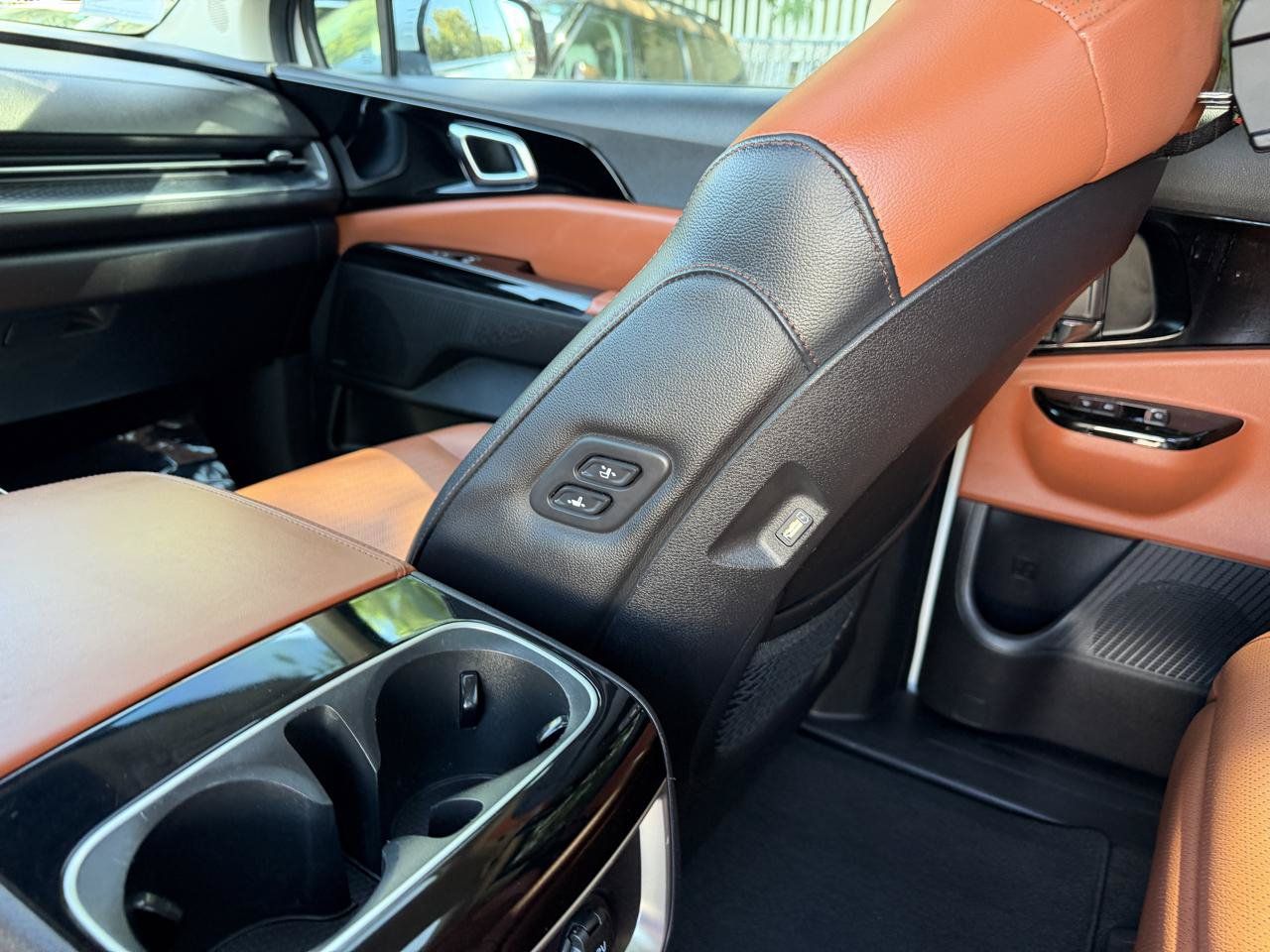 Used 2022 Kia Carnival SX Prestige FWD image 19
