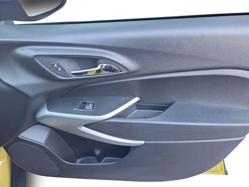 Used 2024 Chevrolet Trax RS image 23