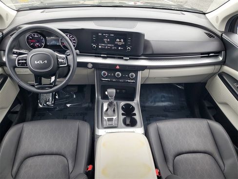 Used 2023 Kia Carnival LX image 26