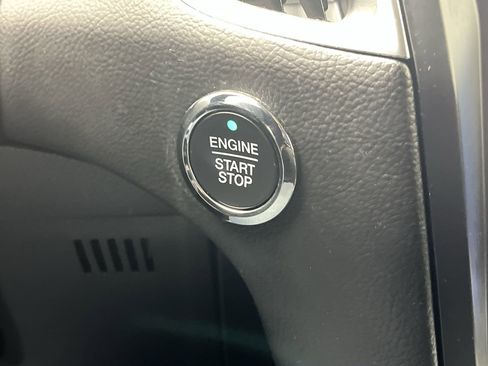 Certified 2024 Ford Edge Titanium image 21