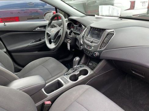 Used 2019 Chevrolet Cruze LS w/ LS Convenience Package FWD image 8