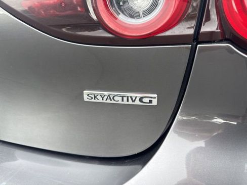 Used 2024 MAZDA MAZDA3 s FWD image 10