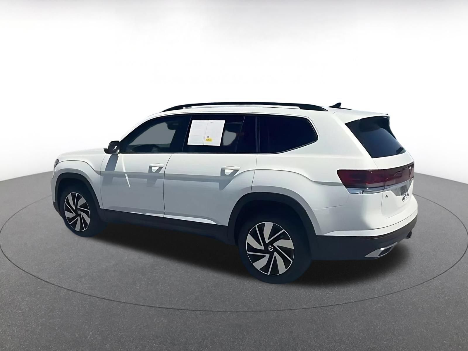 Used 2026 Volkswagen Atlas SE FWD image 10