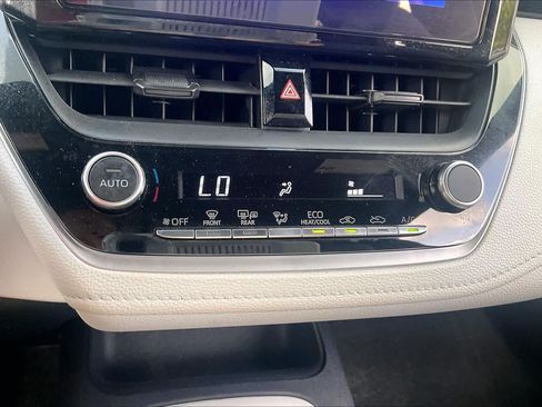 Used 2024 Toyota Corolla SE FWD image 31