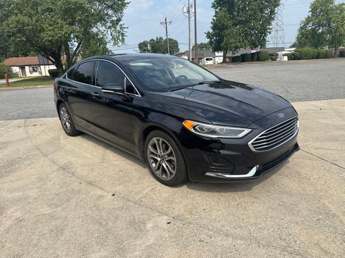 Used 2019 Ford Fusion SEL FWD image 2