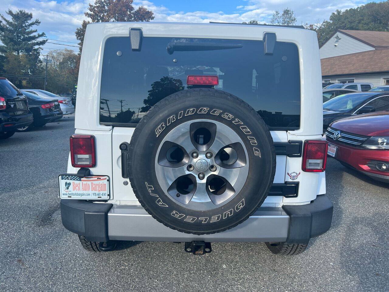 Used 2018 Jeep Wrangler Sahara w/ Connectivity Group AWD/4WD image 7