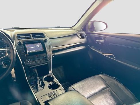 Used 2015 Toyota Camry XLE image 22