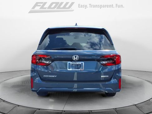 New 2026 Honda Odyssey Touring image 6
