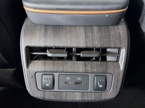 Used 2024 Nissan Ariya AWD image 29