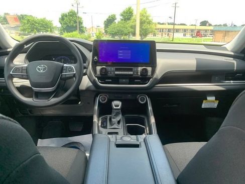 Used 2026 Toyota Grand Highlander FWD image 25