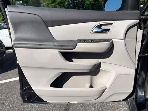 Used 2015 Honda Odyssey EX image 8