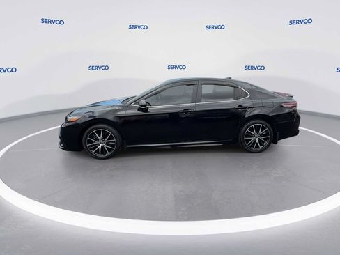 Used 2023 Toyota Camry SE FWD image 5