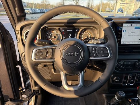 Used 2026 Jeep Wrangler Sahara image 25
