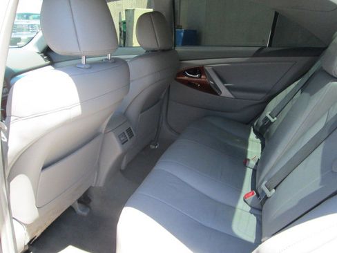 Used 2011 Toyota Camry XLE w/ SE/XLE Extra-Value Pkg image 10