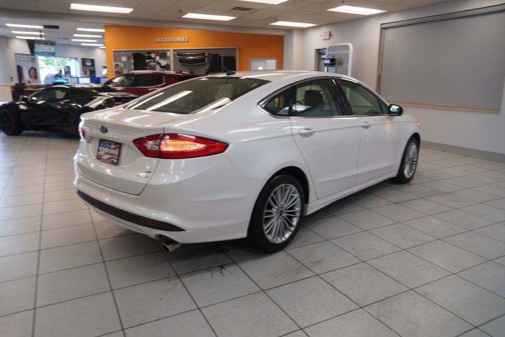 Used 2014 Ford Fusion SE w/ Equipment Group 202A FWD image 6