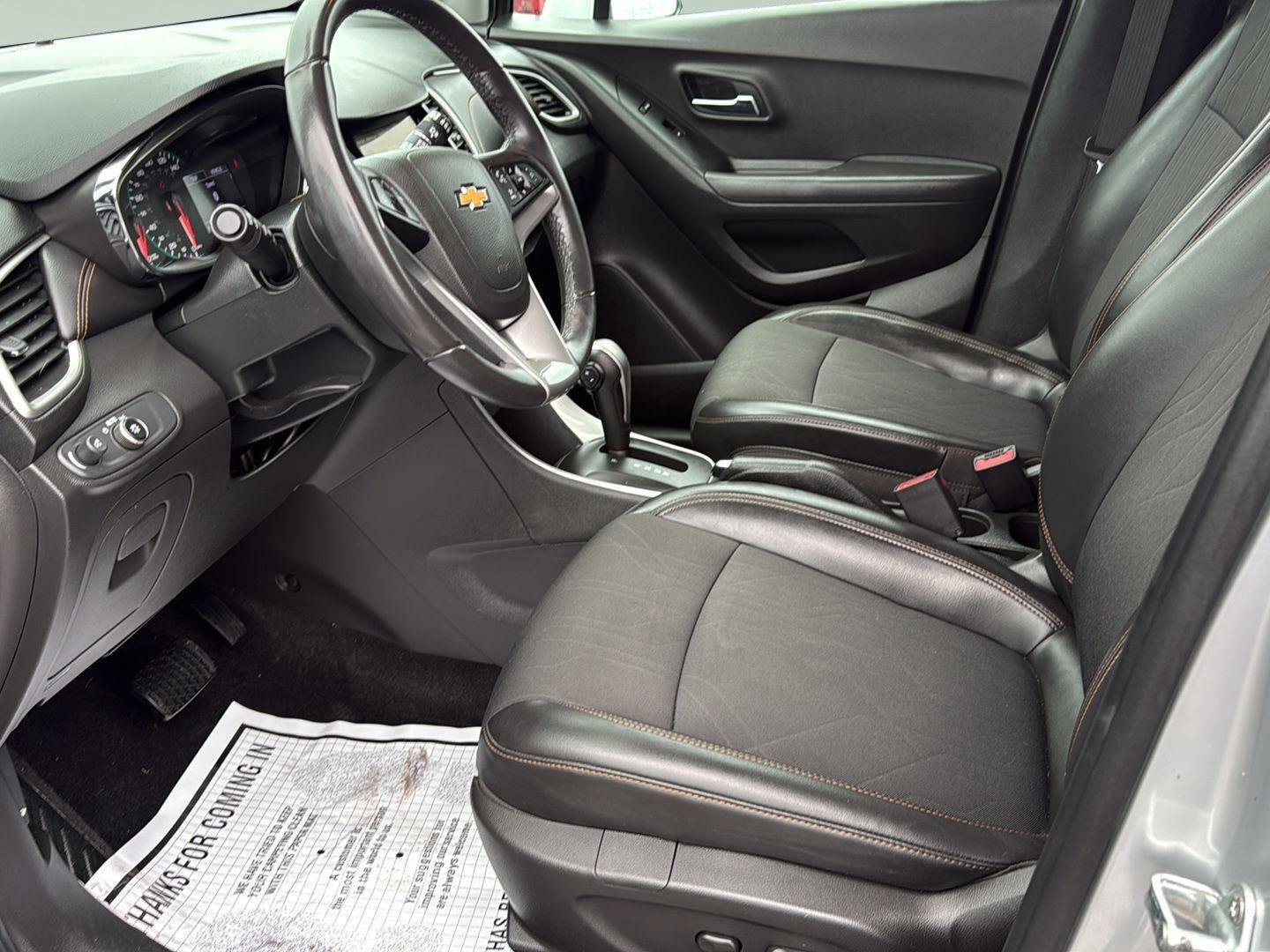 Used 2019 Chevrolet Trax LT w/ LT Convenience Package AWD/4WD image 9