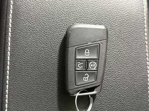 Used 2023 Volkswagen Taos SE AWD/4WD image 43