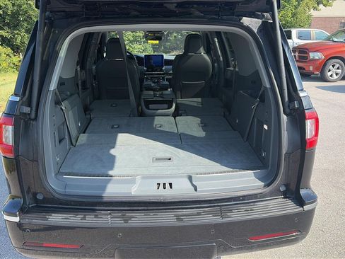 Used 2018 Lincoln Navigator Reserve w/ Technology Package AWD/4WD image 6
