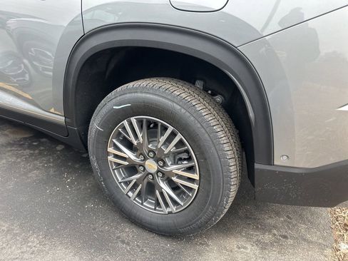 New 2026 Chevrolet Traverse LT image 13