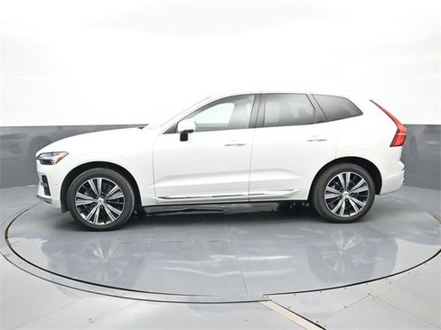 Used 2022 Volvo XC60 B6 Inscription w/ Advanced Package image 2