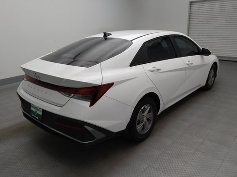 Used 2025 Hyundai Elantra SE FWD image 9