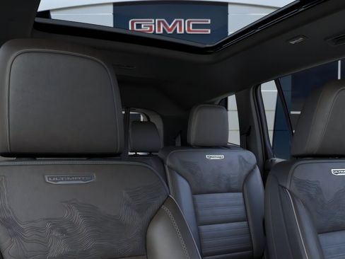 New 2026 GMC Acadia Denali Ultimate w/ LPO, Floor Liner Package AWD/4WD image 24