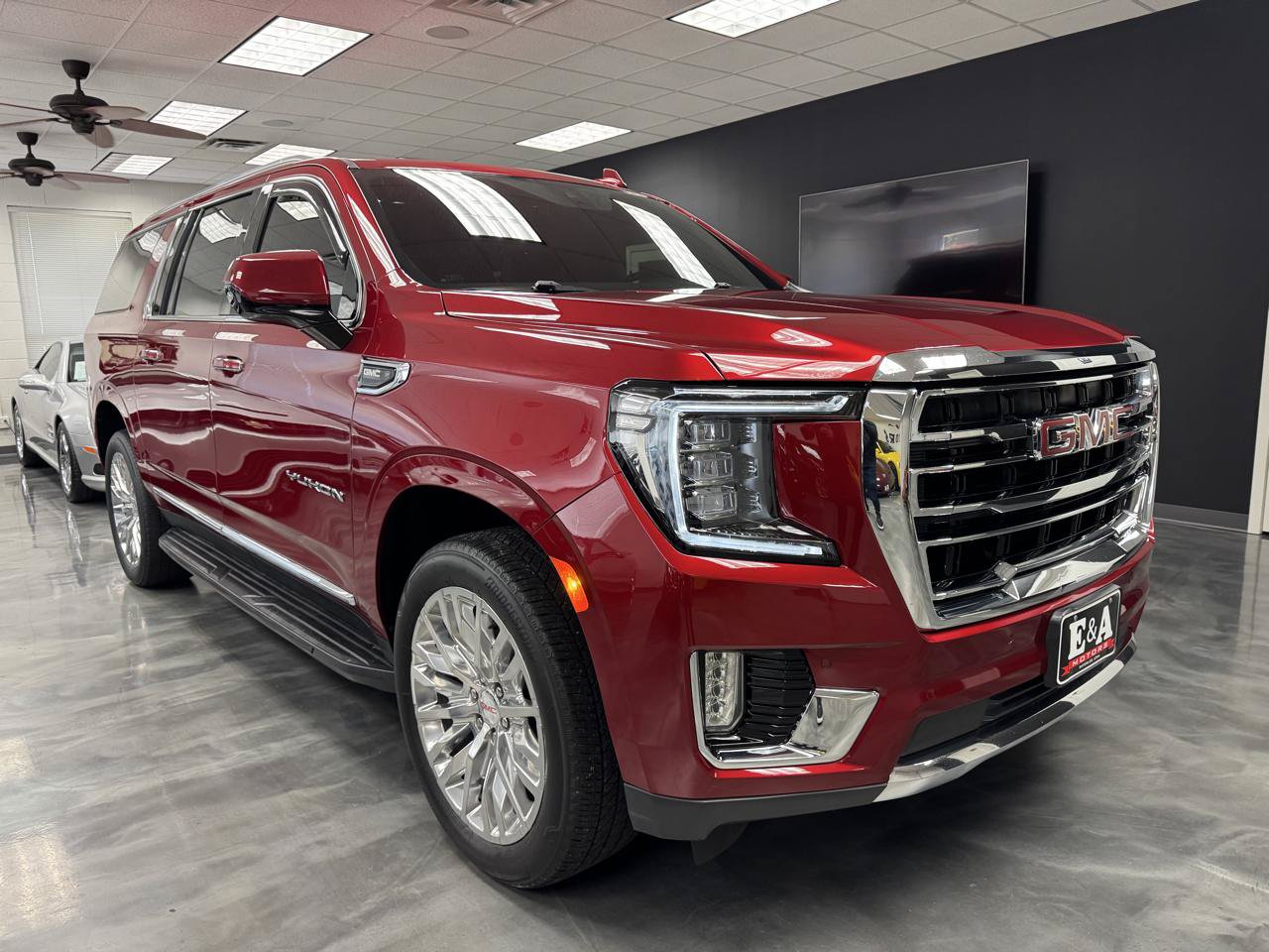 Used 2022 GMC Yukon XL SLT AWD/4WD image 4