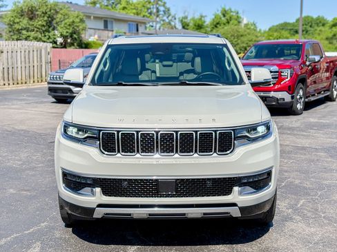 Used 2022 Jeep Wagoneer Series III w/ Premium Group I AWD/4WD image 7