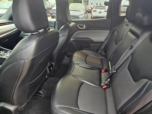 Used 2024 Jeep Compass Latitude AWD/4WD image 19