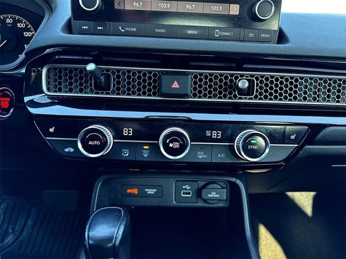 Used 2022 Honda Civic EX image 18