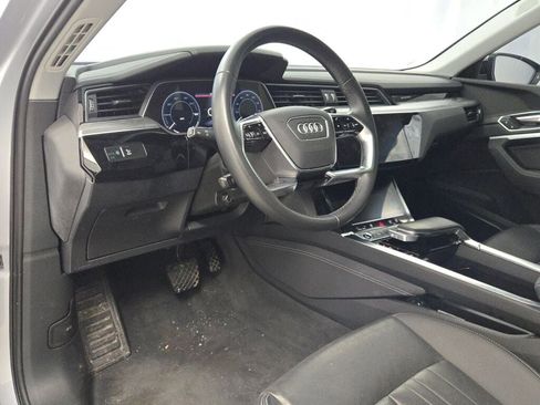 Used 2022 Audi e-tron Premium Plus w/ Premium Plus Package image 22