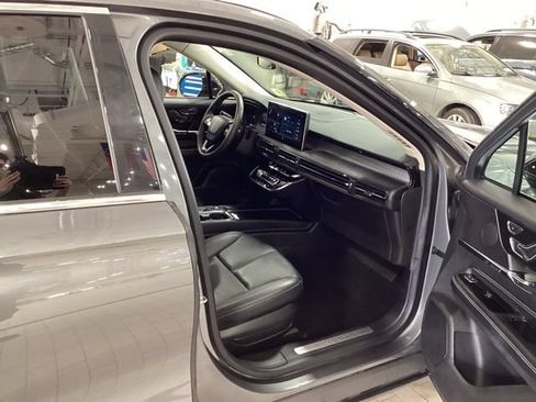 Used 2023 Lincoln Corsair AWD image 10