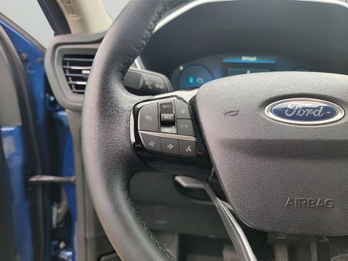 Used 2023 Ford Escape Platinum w/ Class II Trailer Tow Package AWD/4WD image 17