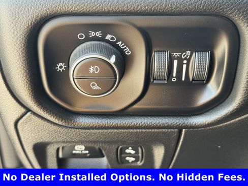 Used 2025 RAM 1500 Laramie w/ Sport Appearance Package AWD/4WD image 22