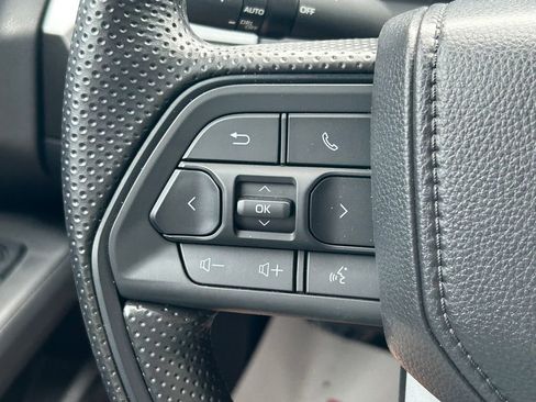 Used 2025 Toyota Tacoma SR5 AWD/4WD image 35