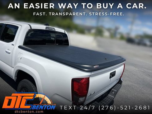 Used 2020 Toyota Tacoma SR5 AWD/4WD image 9