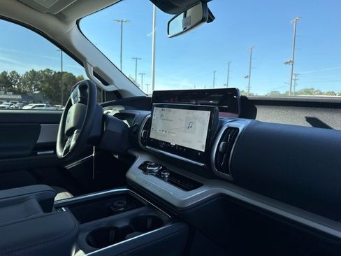 New 2025 Ford Expedition Active image 12