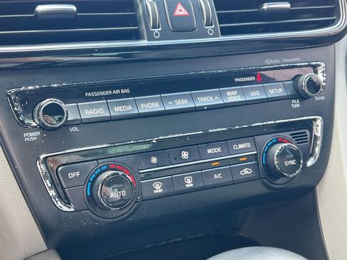 Used 2016 Kia Optima EX w/ Premium Package image 19