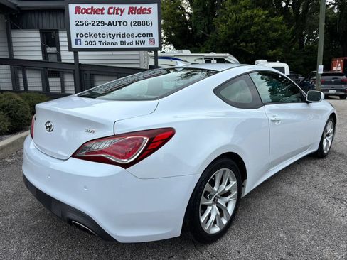 Used 2014 Hyundai Genesis 2.0T RWD image 3