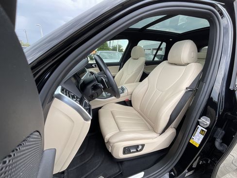 Certified 2022 BMW X5 sDrive40i w/ Premium Package RWD image 11