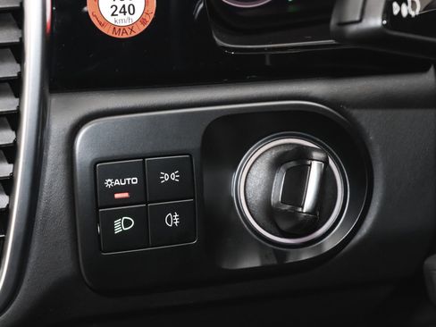 Used 2023 Porsche Cayenne GTS w/ Premium Package image 34