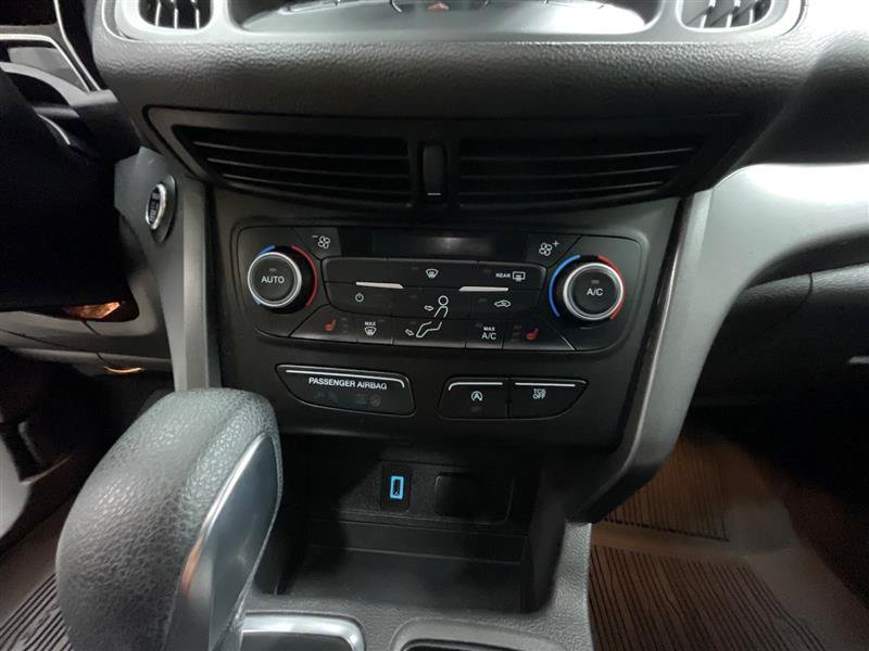Used 2019 Ford Escape SE FWD image 16